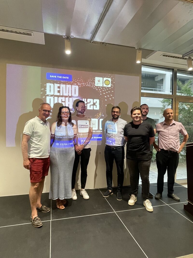Les 5 start-up sélectionnées réunies sur scène à la Demo Night #23